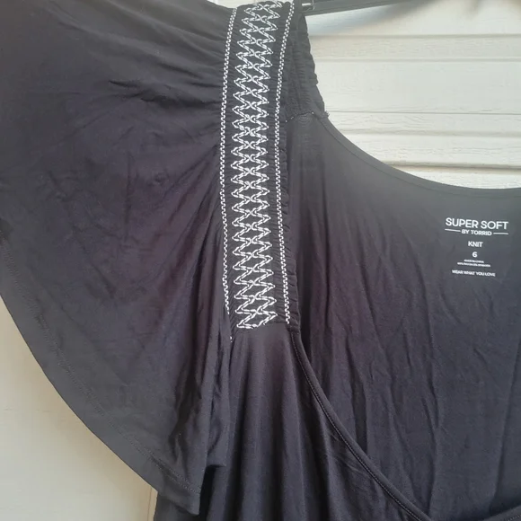 Torrid top - Picture 3 of 6